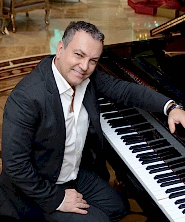 Piyano Çalarak Şarkı Söyleme Atölyesi